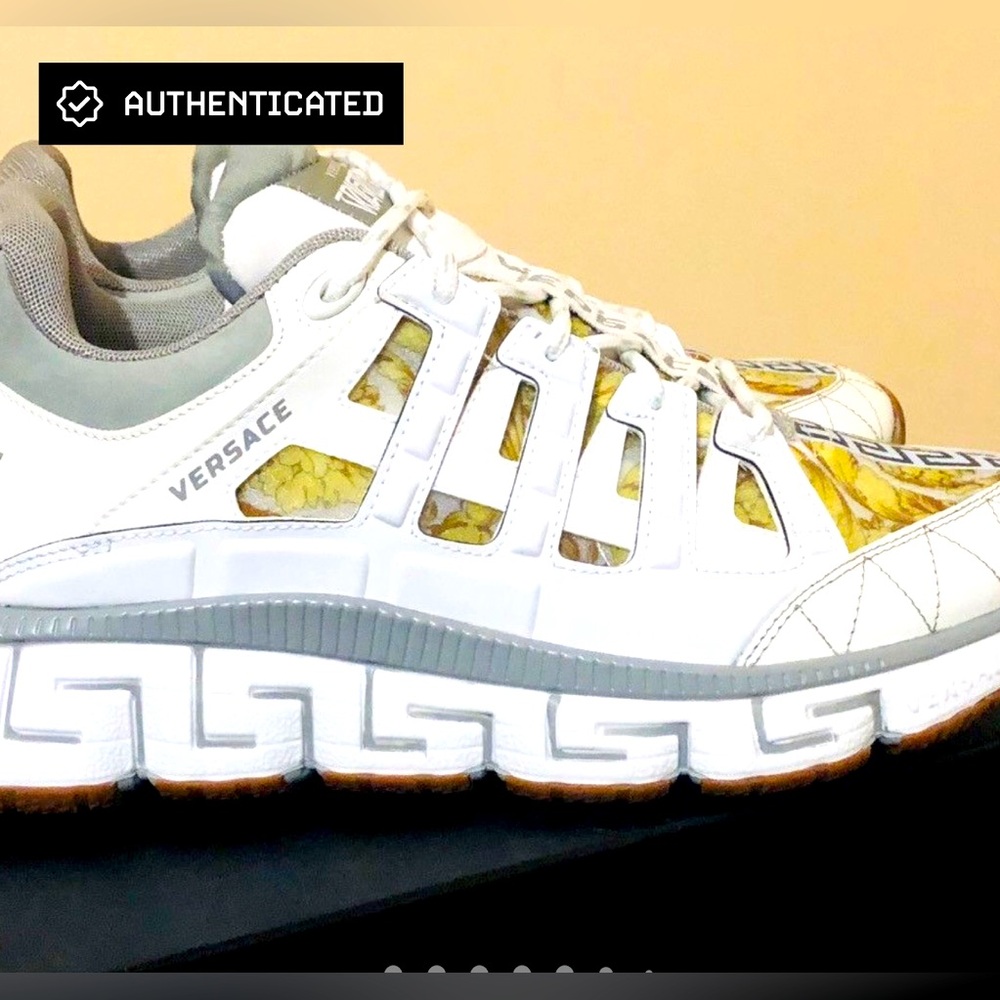 Versace Trigreca low-top sneakers white size 11💎🔥